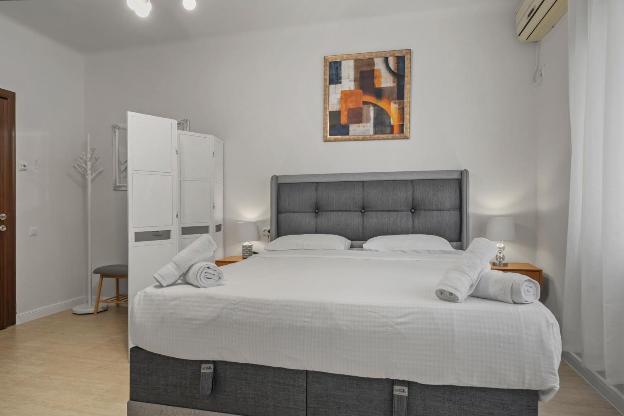 Upscale Studio, Walking Distance From The Old Town Bucharest Exterior photo